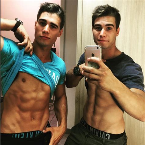 videos por os gays|Los mejores vídeos porno gay de de esta semana 